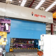 Prensa automática 1.600 Tm.